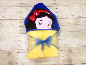 Snow White and The Seven Dwarfs Hooded Bath Towels