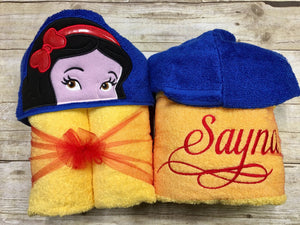 Snow White and The Seven Dwarfs Hooded Bath Towels